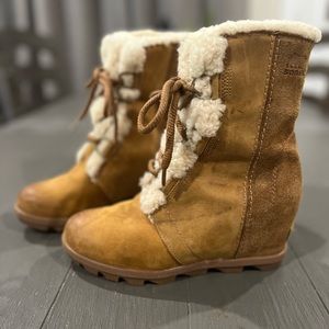 Sorel wedge boot